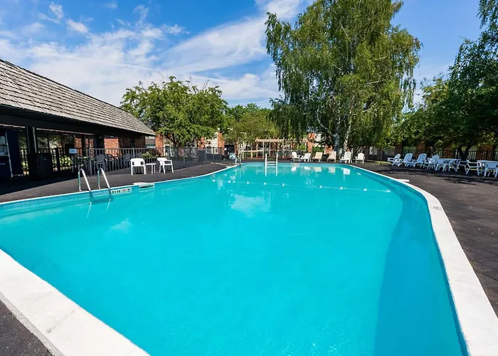 Fireside Inn & Suites Portland (Adults Only)